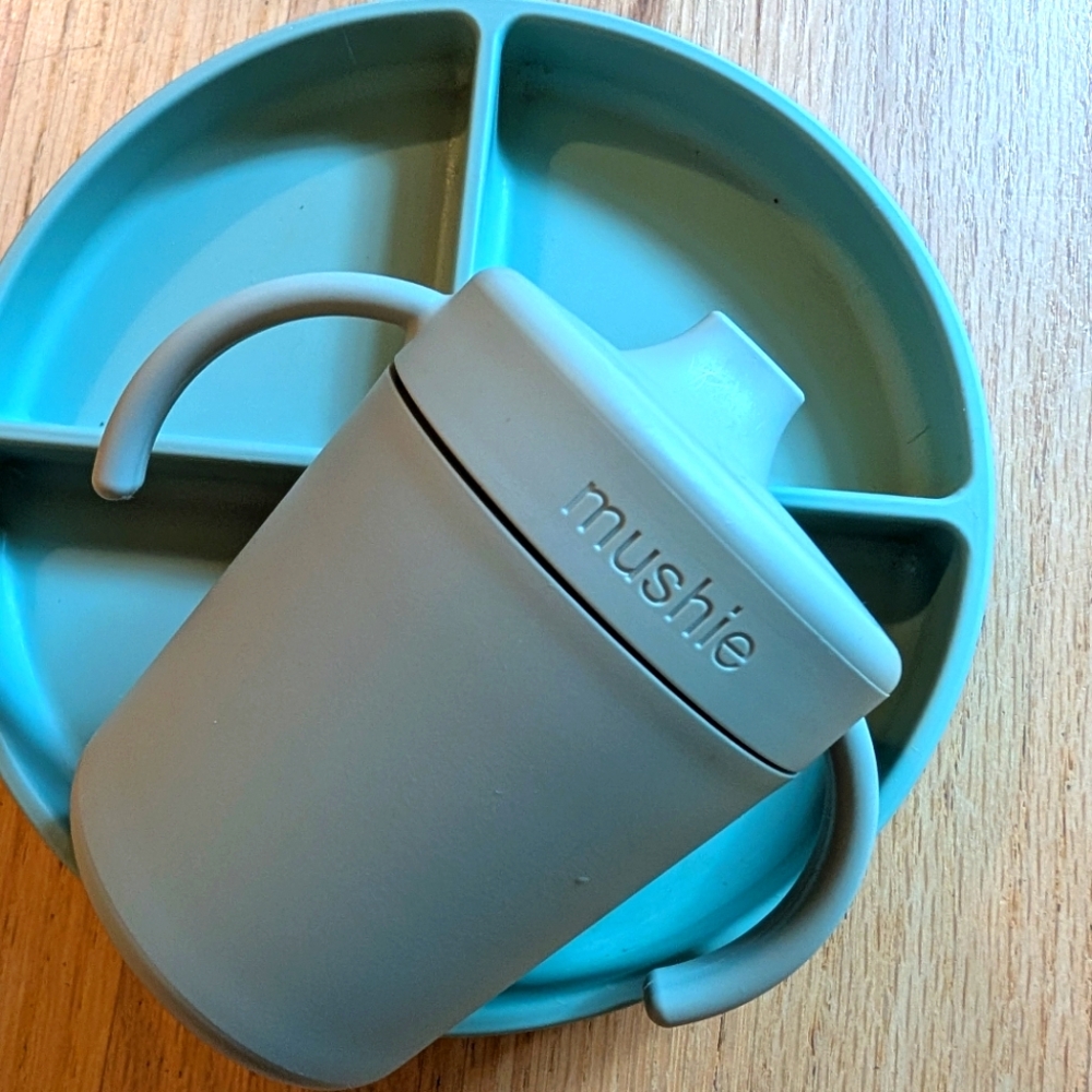 Mushie Sage Silicone Plate and Sippy Cup Set